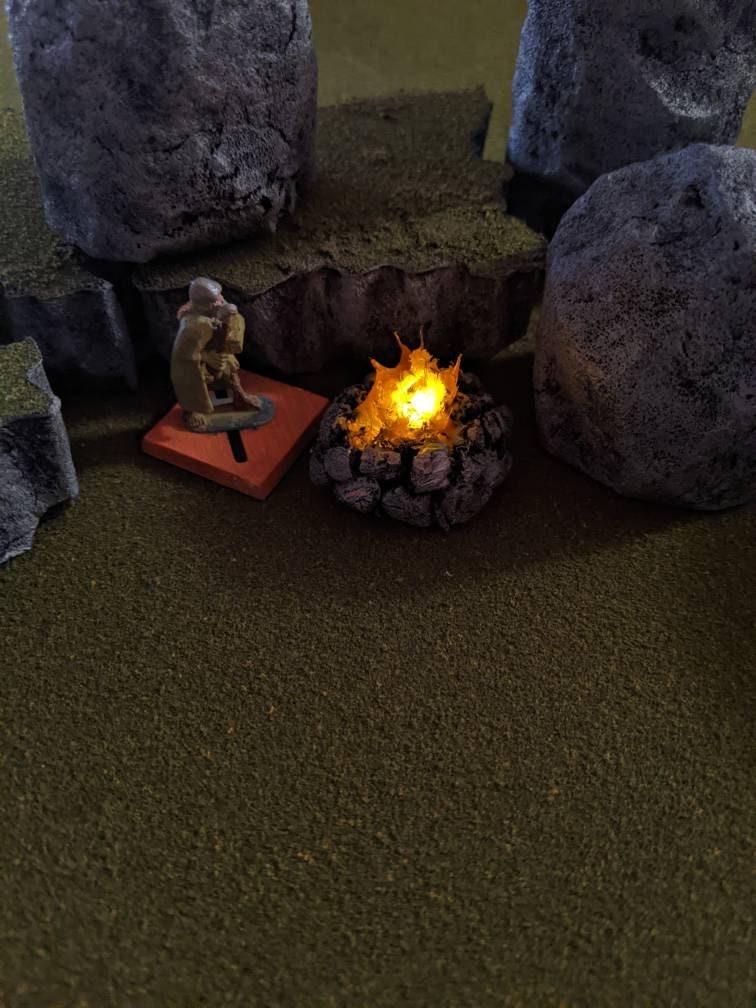 LED Flickering Campfire set of 3 for Dungeons & Dragons, Warhammer, Age of Sigmar and other Tabletop RPG terrain