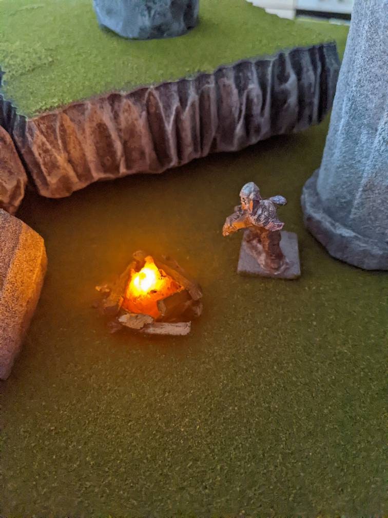LED Flickering Campfire set of 3 for Dungeons & Dragons, Warhammer, Age of Sigmar and other Tabletop RPG terrain