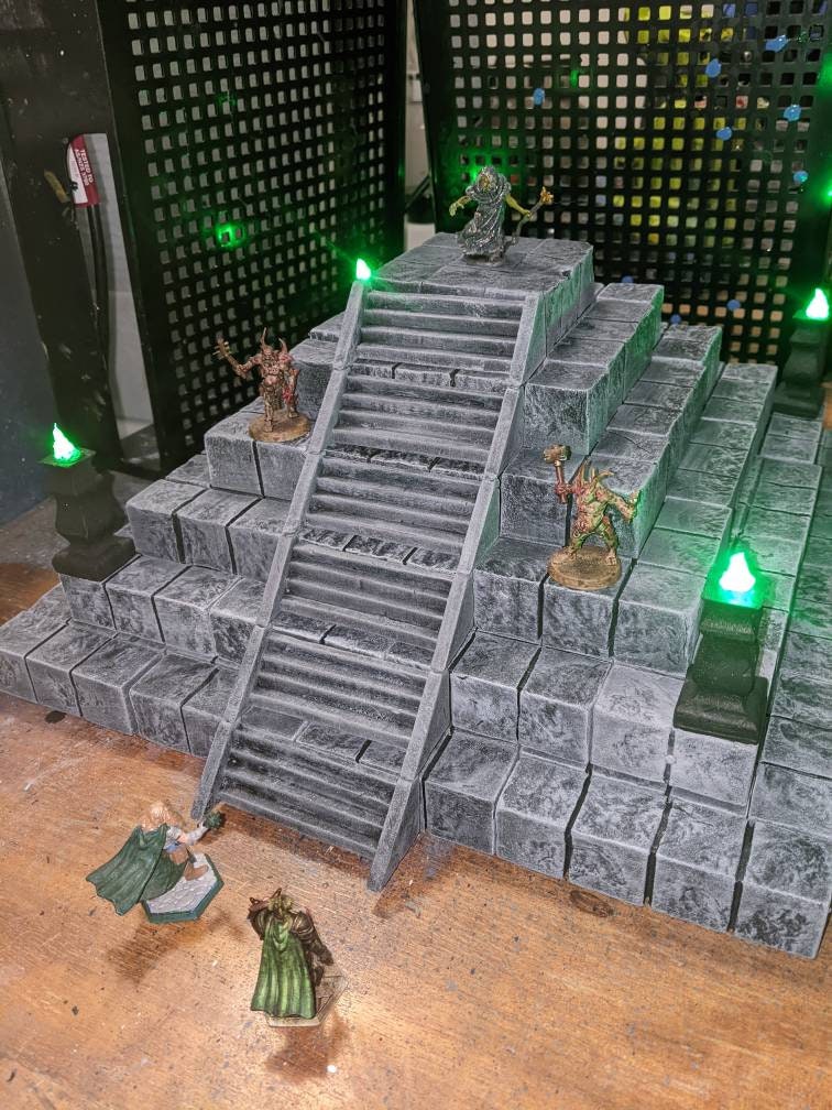 Modular Magnetic Ziggurat Pyramid Temple for D&D, Wargaming Terrain, Warhammer Age of Sigmar, TTRPGs