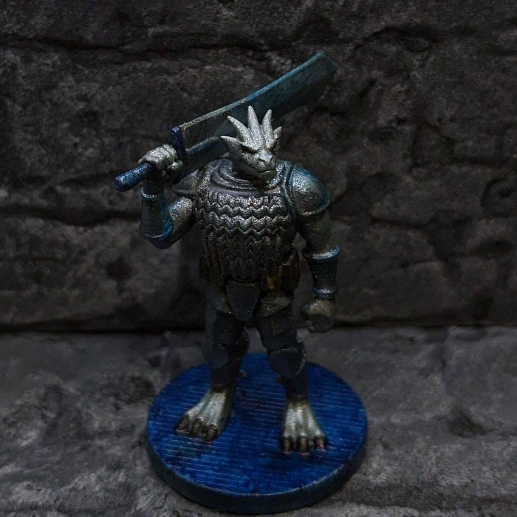 Dragonborn with Chainmail and Greatsword Miniature